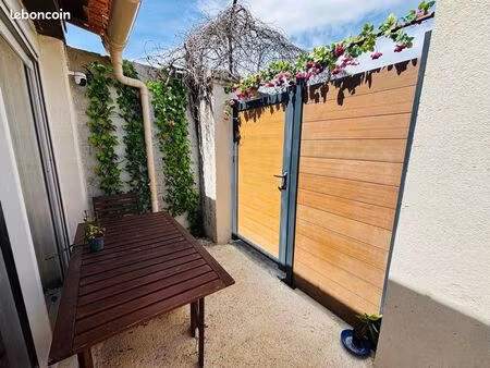 studio meublé avec mezzanine et entrée indépendante – marseille 9e limitrophe 8e – résiden
