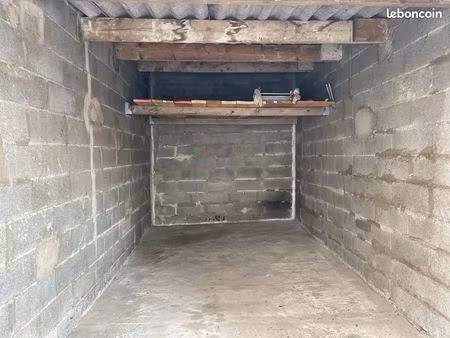 garage fermé dans residence