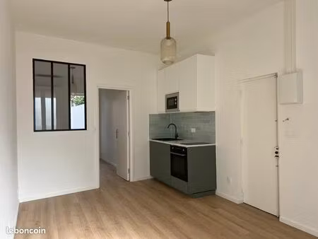 t2 daudet 28 m2 + terrasse 13 m2