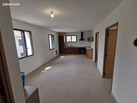 appartement st martin de crau centre