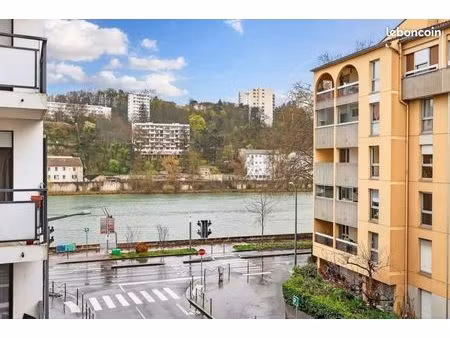 parking 14 m² lyon