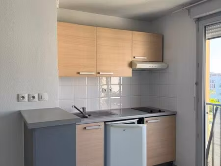 à vendre – t2 lumineux à meyzieu (quartier le mathiolan)