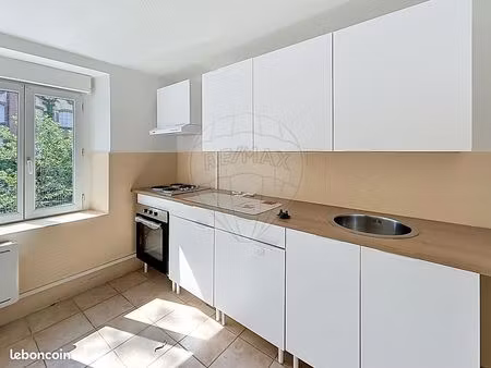 studio 1 pièce 27 m²