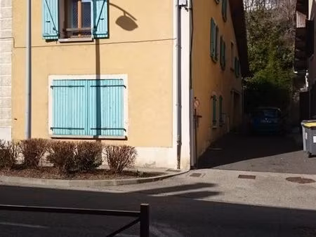 t4 à louer rives