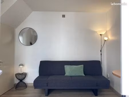 particulier loue 534 euros charmant studio meublé de 20m2 excellent état à 1mn du tram b e