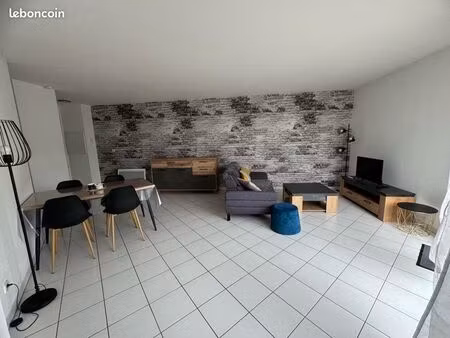 apparemment à louer exireuil
