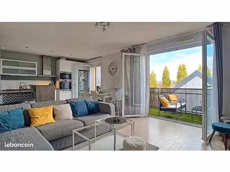 f3 meublé avec grand balcon