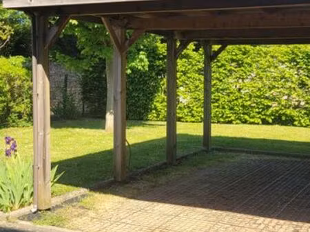 location place parking exterieur couvert