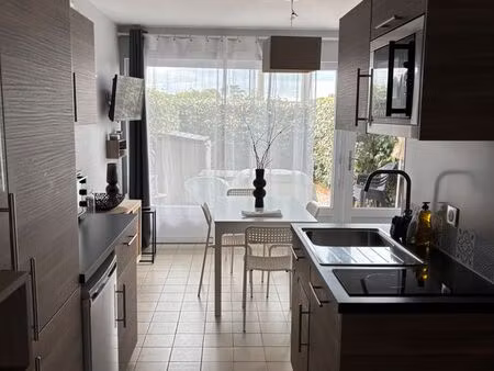 ◊ appartement meublé à louer – port blanc (200 m de la plage). exclusivement pour étudiant
