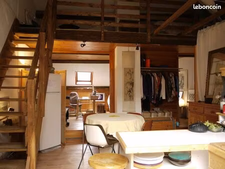 loue studio 43 m2