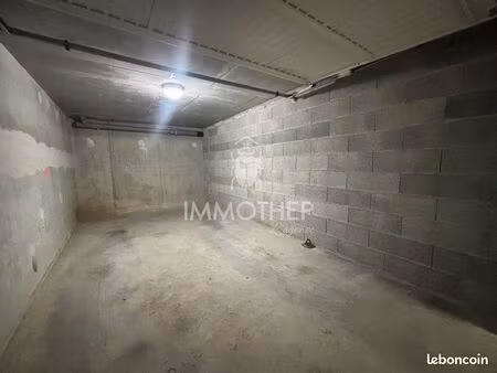 parking/box 15 m² fontaine