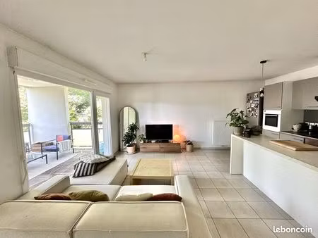 appartement 3 pièces 65 m²
