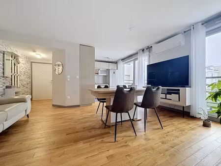 location meublée duplex 5 pièces 107 m² à antony (92160)  2 200 €