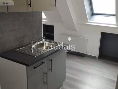 location appartement t1 à coutances (50200) : à louer t1 / 16m² coutances