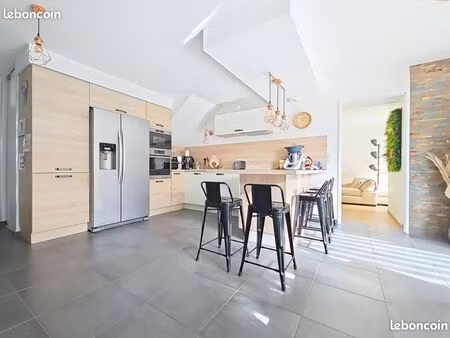 maison 112 m2 – 4 chambres – piscine & pergola