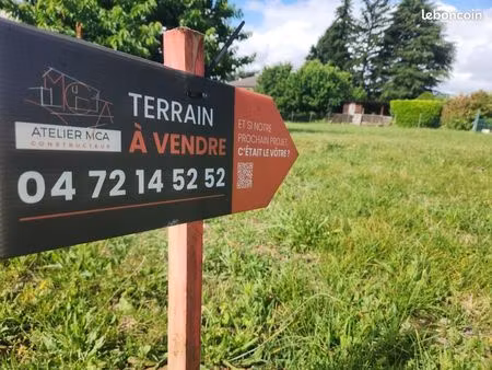 terrain 600 m² communay