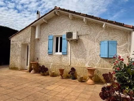 maison de caractère avec grand extérieur sans vis-à-vis