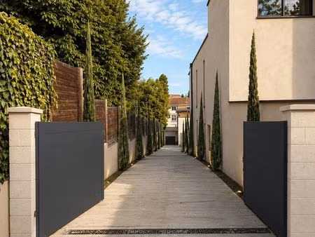 limonest centre — maison contemporaine neuve à personnaliser  150 m² sur terrain piscinabl