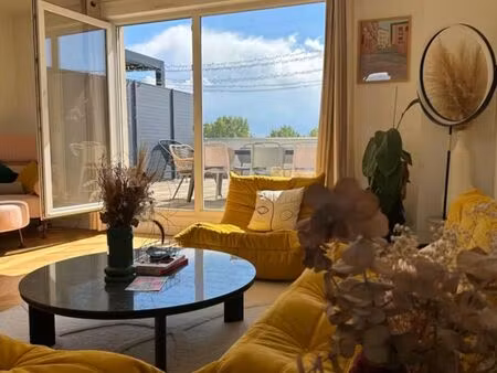 t3 d’exception avec terrasse de 40 m²  balcon  vue rhône et parking