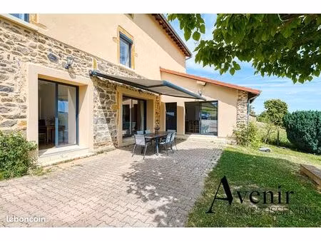 maison 7 pièces 238 m²