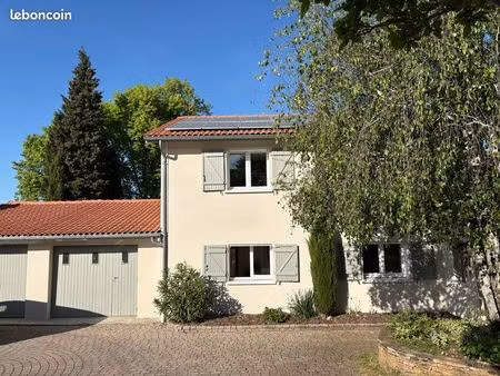 charmante maison secteur résidentiel recherché