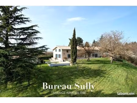 maison 8 pièces 335 m²