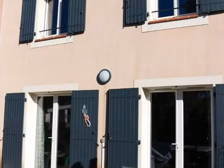 baisse de prix villa au calme au centre du village de calas