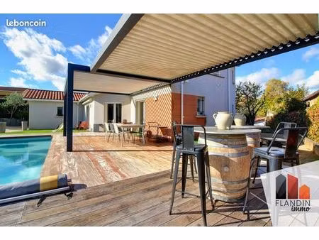 villa 6 pièces 160 m²