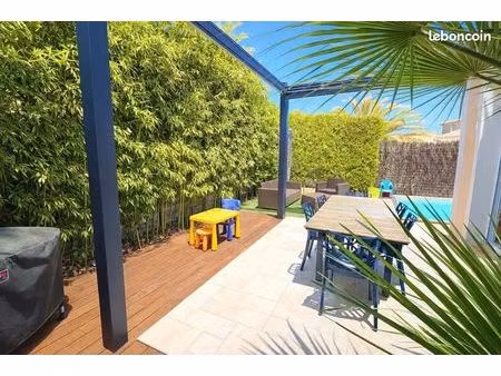 maison 97 m² - 3 chambres  1 bureau  piscine  à saint cannat