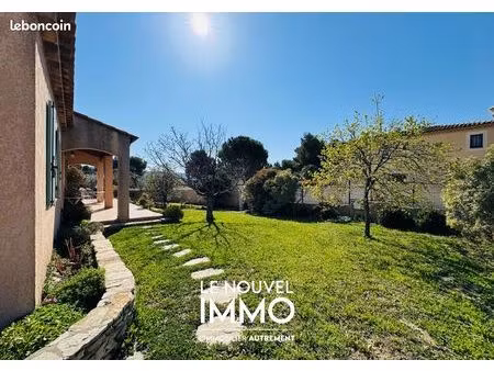 superbe maison plain pied t5 - piscine - jardin - stationnement