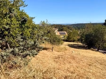 terrain 1 400 m² cabries