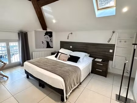 location t2 mansarde et meuble