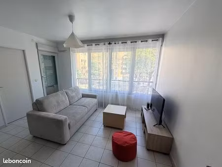 t2 caluire et cuire proche tête d'or lyon 6 45m2