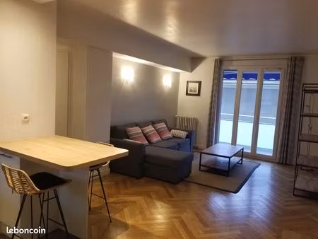 t2 55m² meublé-balcon-parking-69004 quais de saône