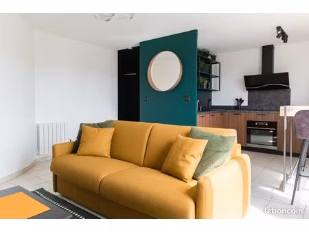 lumineux studio de 35m²  refait à neuf  entièrement équipé et meublé