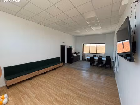 à louer – bureaux 150 m² – villeurbanne (69) - parking site sécurisé