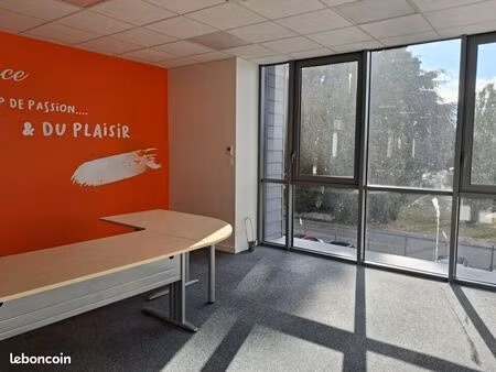 bureaux 185 m²