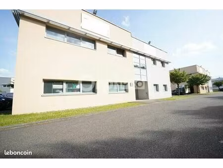 bureau 105 m²