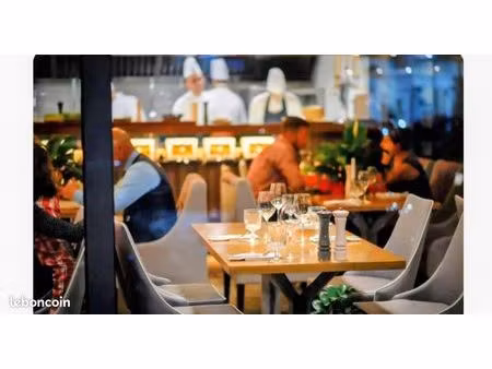 vend restaurant 120+60m2 de cave