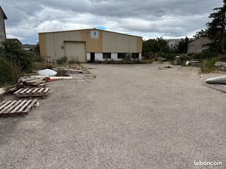 local d’activité indépendant 650 m² terrain 1710m²