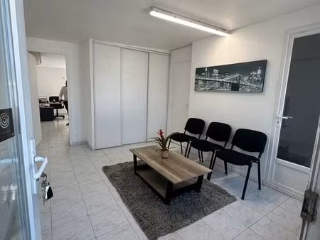 local bureau de 55 m2 zi les paluds