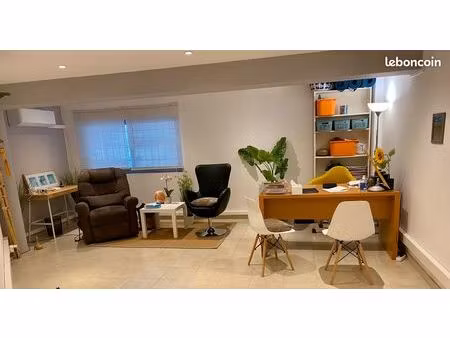bureau avec salle d attente