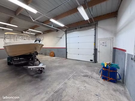 entrepôt de stockage de 145 m2 stockage / logistique / e-commerce – châteauneuf-les-martig