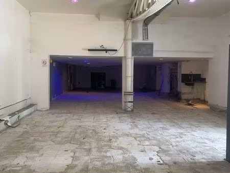 local 300m2