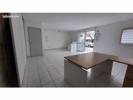 local commercial 44 m²