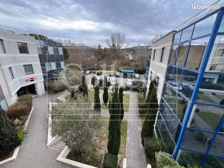 bureaux 737 m²