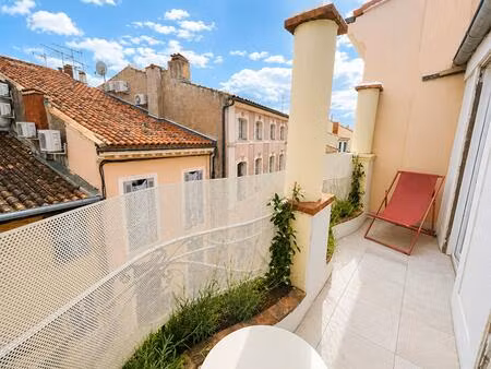 fréjus centre-ville - t3 entièrement meublé et rénové avec terrasse