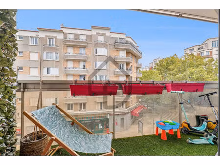 3/4 pièces traversant avec balcon! lumineux et calme!