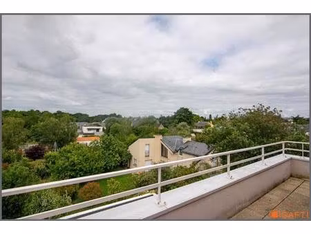 saint herblain - 2 pièces au dernier étage avec une terrasse et un parking