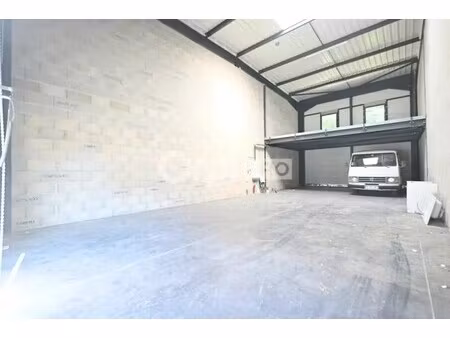 location local d’activités venissieux 69200 163m²